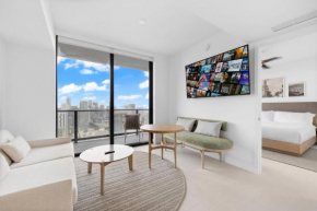 Stunning Condo with Top Amenities on 46th Floor!